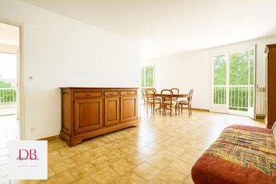 Maison - 92 m² - 5 pièces