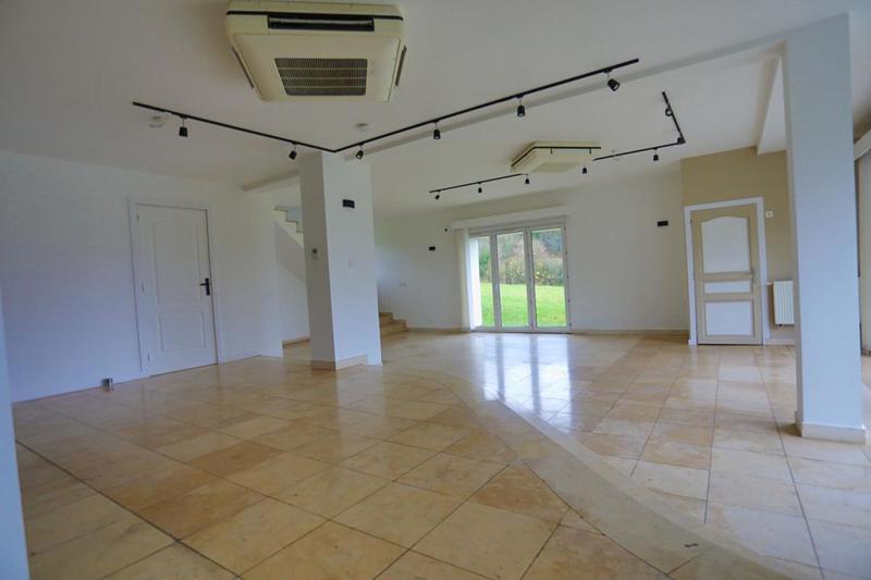 Maison - 195 m² - 7 pièces