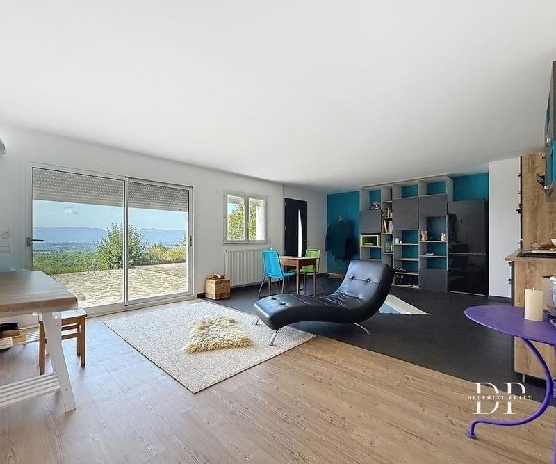 Maison - 222 m² - 5 pièces