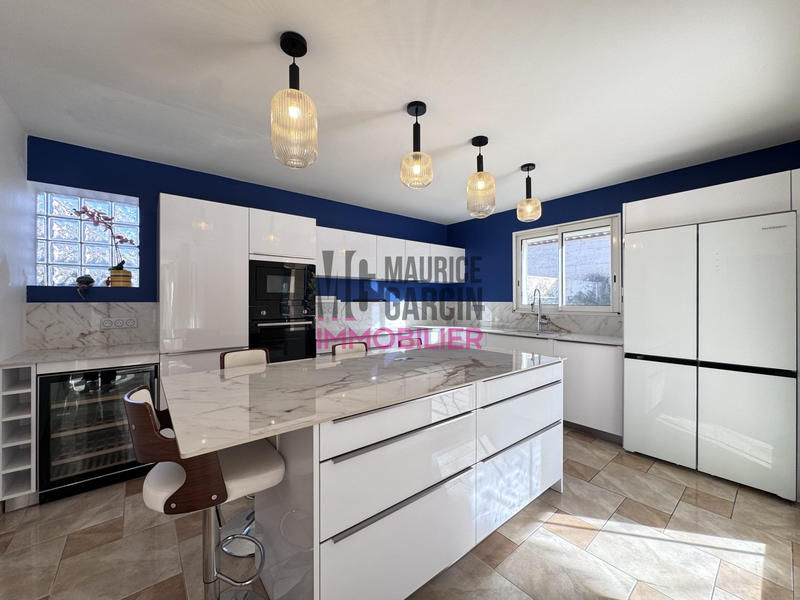 Maison - 167 m² - 7 pièces