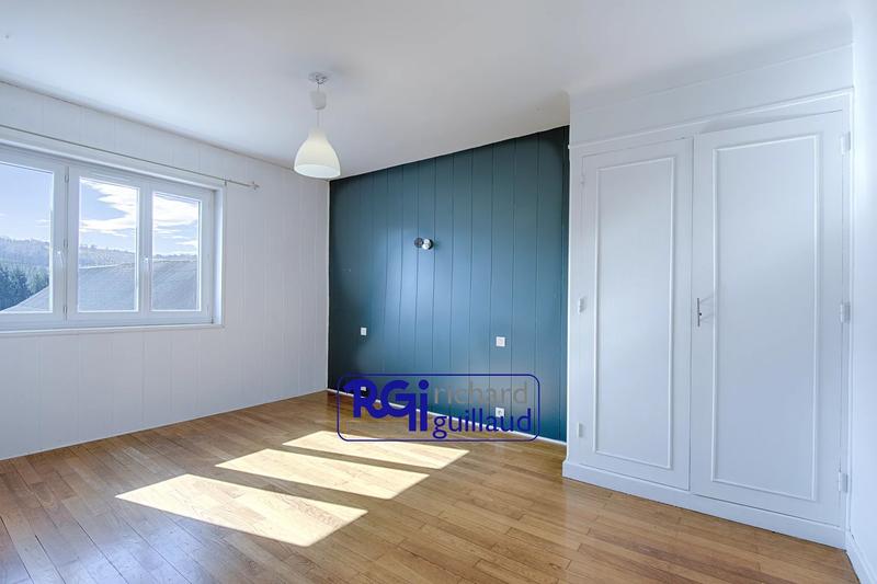 Maison - 200 m² - 7 pièces