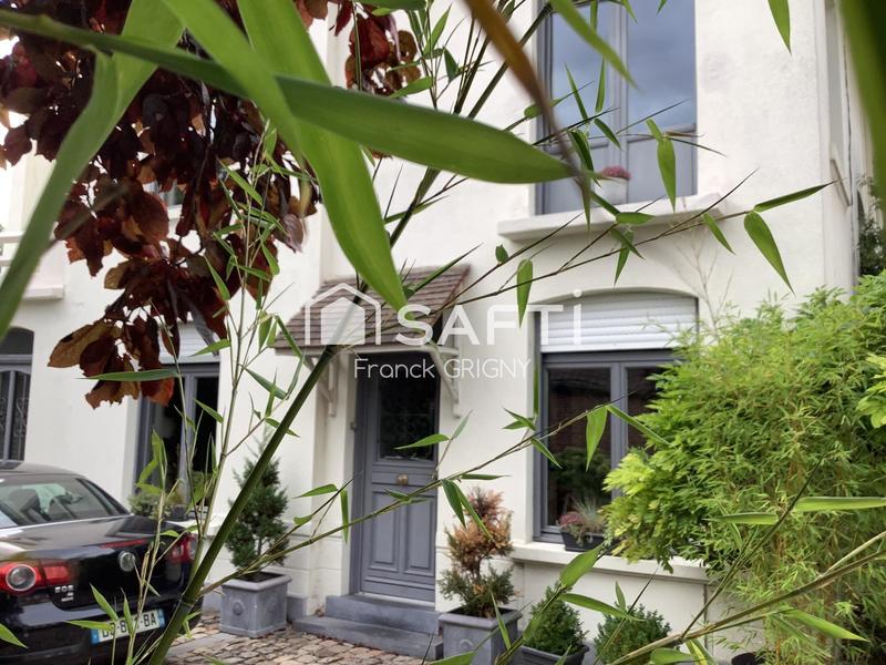 Maison - 222 m² - 7 pièces