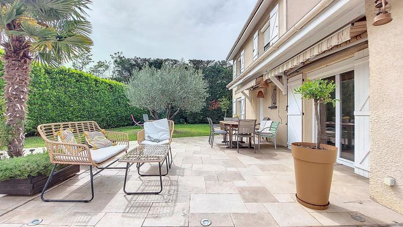 Maison - 105 m² - 4 pièces