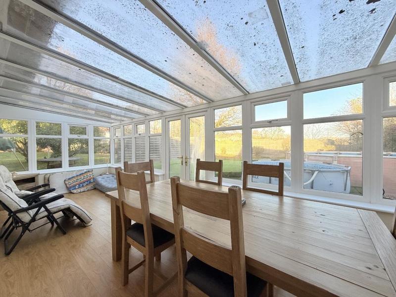 Maison - 250 m² - 6 pièces