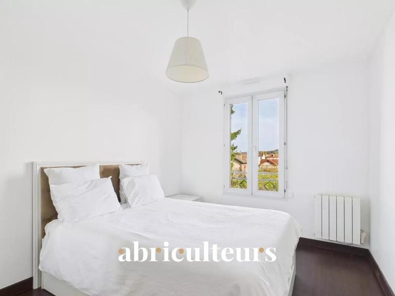 Appartement - 90 m² - 5 pièces