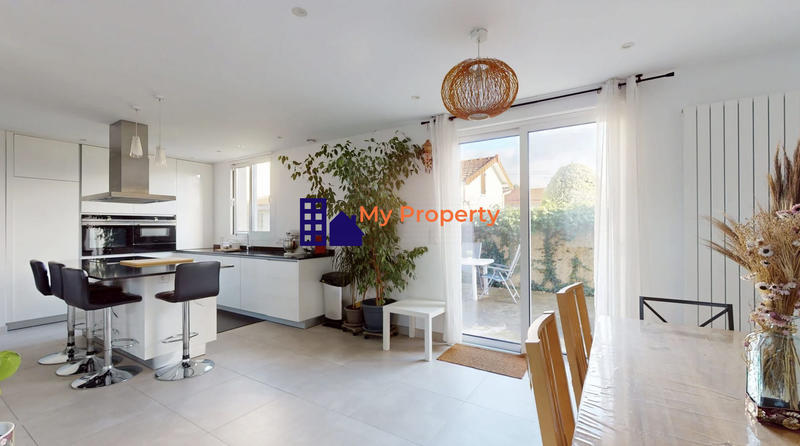 Maison - 152 m² - 7 pièces