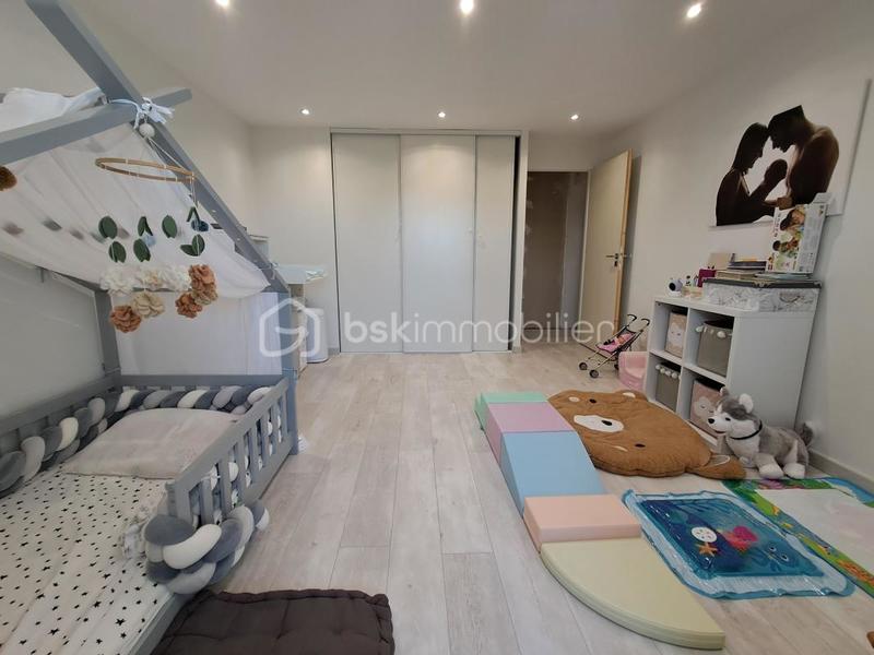 Demeure - 300 m² - 12 pièces