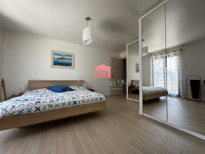 Maison contemporaine - 237 m² - 8 pièces