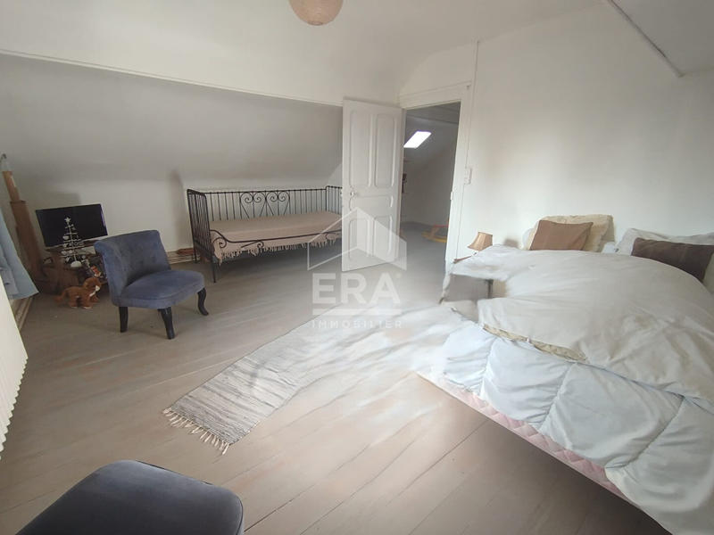 Maison - 203 m² - 8 pièces