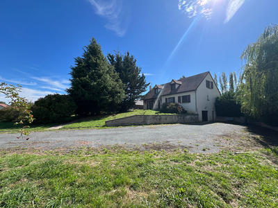 Maison - 214 m² - 7 pièces