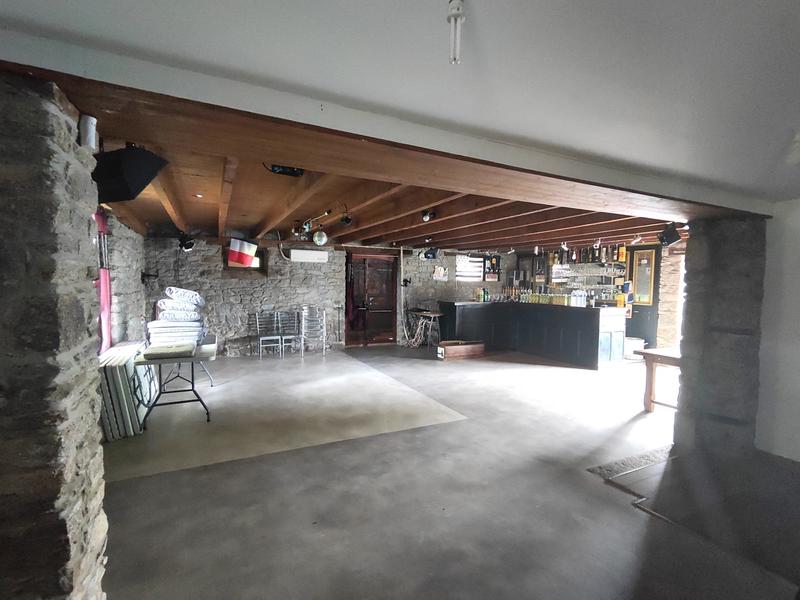 Maison - 305 m² - 9 pièces