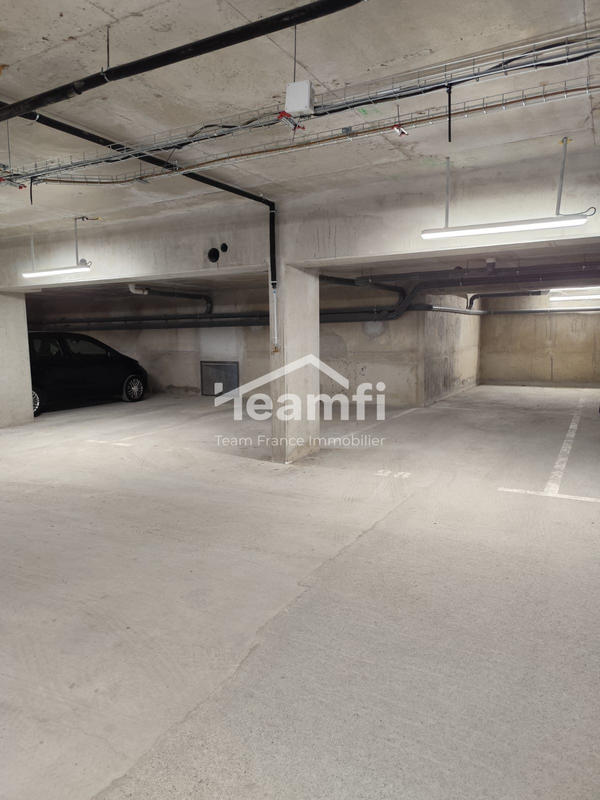 Parking / Garage - 12 m²