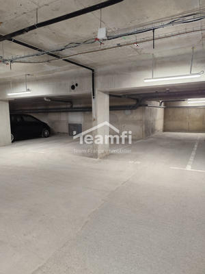 Parking / Garage - 12 m²