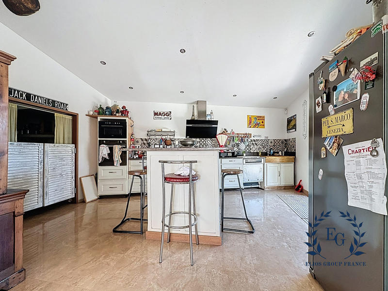 Maison - 170 m² - 5 pièces