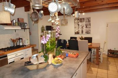 Maison - 235 m² - 10 pièces