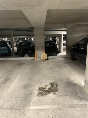 Parking / Garage