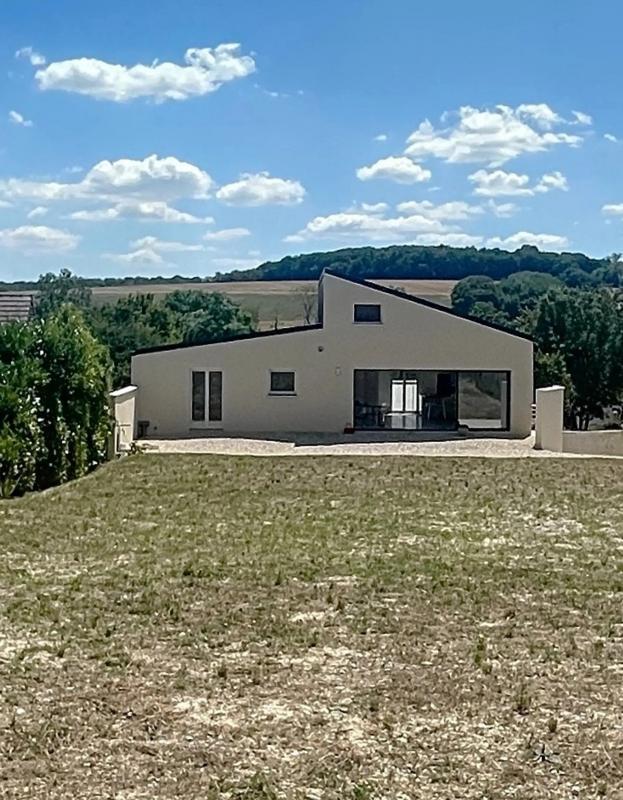 Maison - 216 m² - 8 pièces