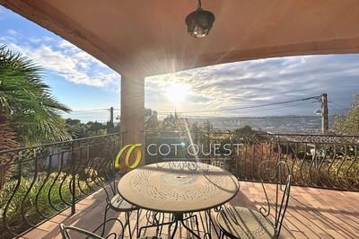 Maison - 265 m² - 7 pièces