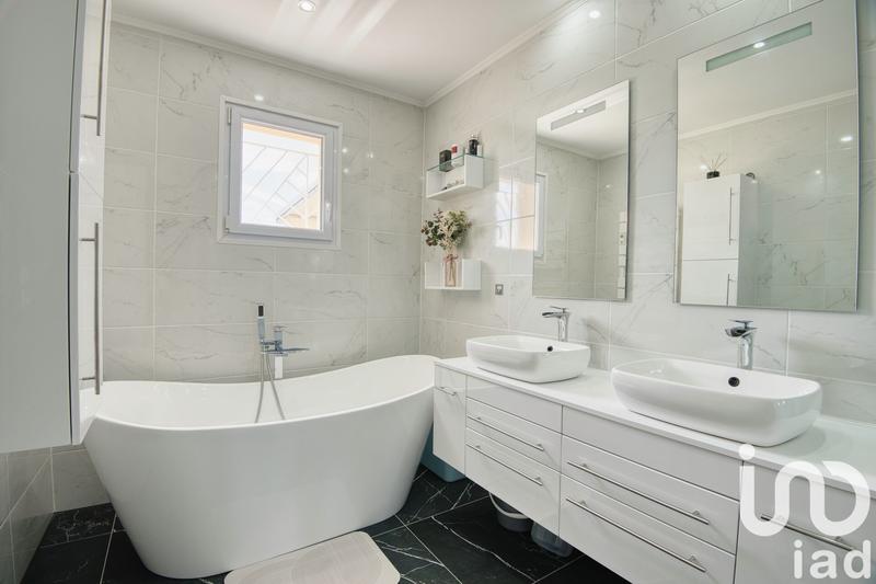 Maison - 175 m² - 7 pièces