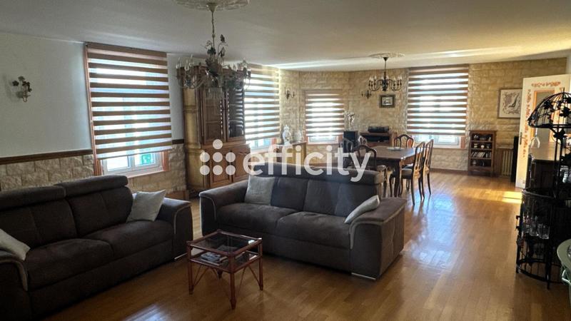 Maison - 255 m² - 7 pièces