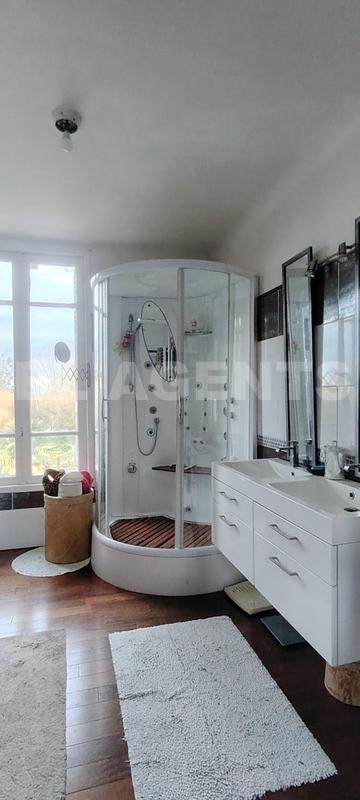 Maison de maîtres - 401 m² - 11 pièces