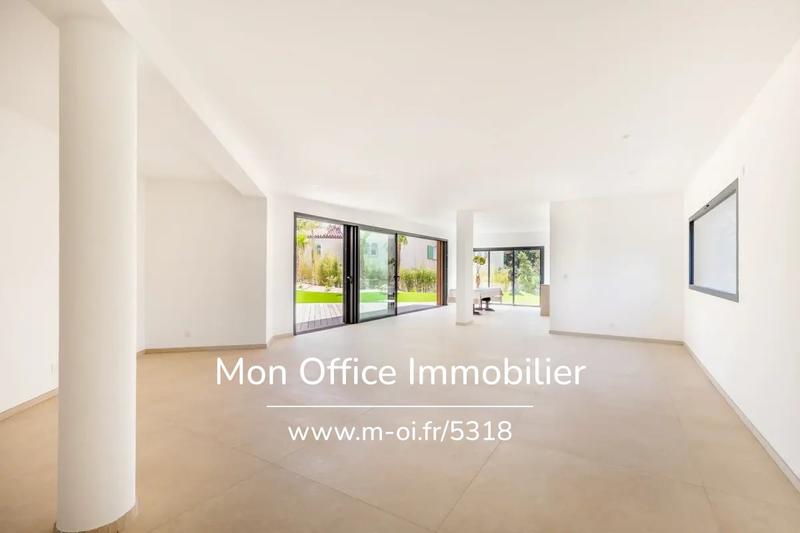 Maison - 291 m² - 8 pièces