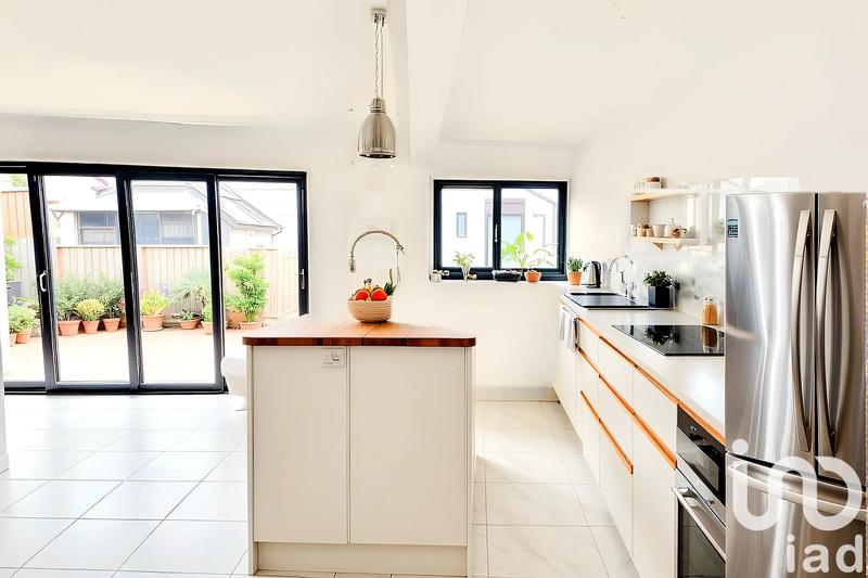 Maison - 110 m² - 4 pièces