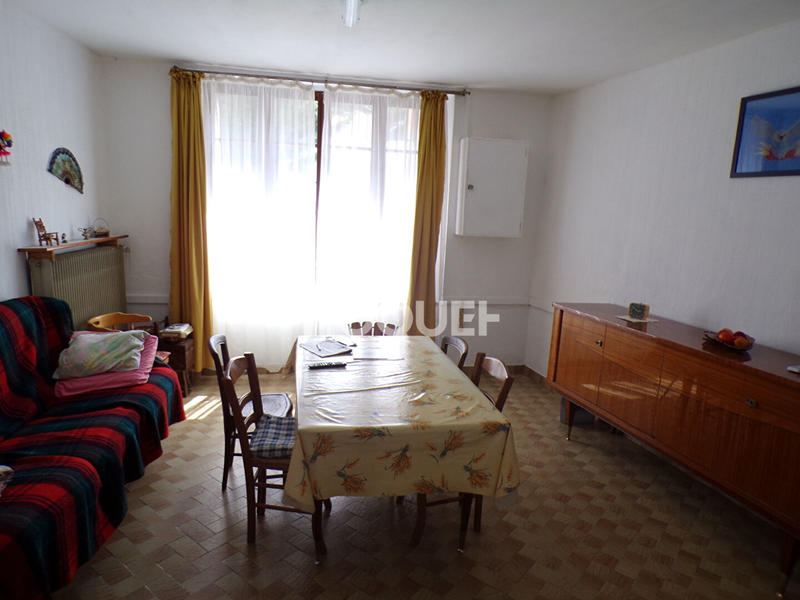 Maison - 250 m² - 12 pièces