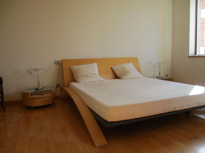 Maison - 300 m² - 8 pièces