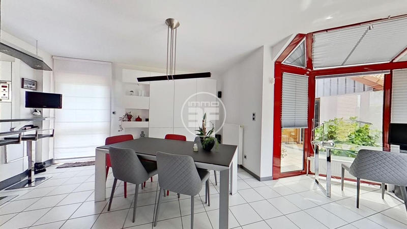 Maison - 196 m² - 7 pièces