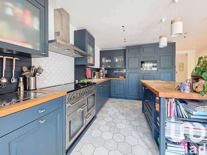 Maison - 212 m² - 7 pièces