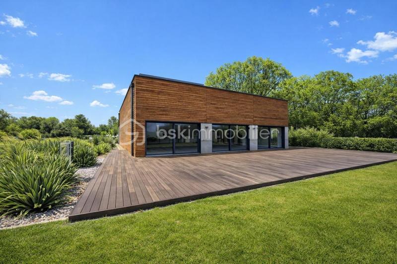 Local d'activité / Entrepôt - 1 383 m² - 50 pièces