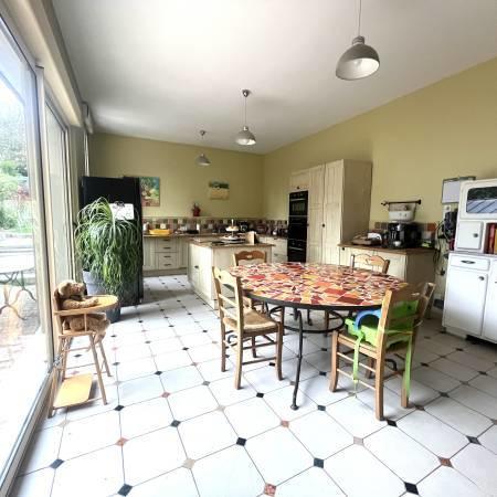 Maison - 218 m² - 10 pièces