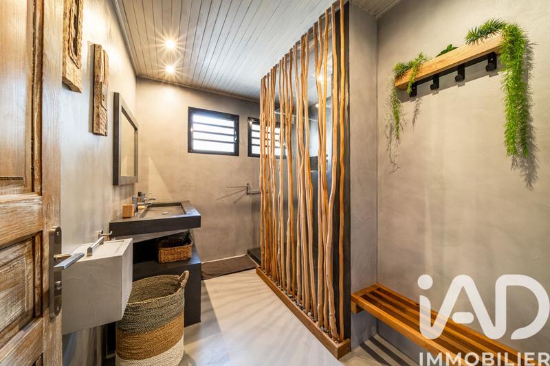 Maison - 255 m² - 8 pièces