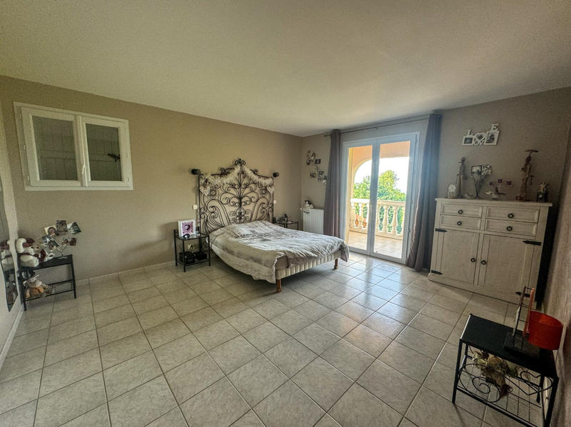 Maison - 275 m² - 7 pièces