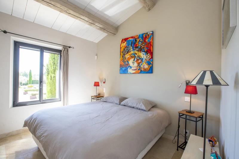 Maison - 240 m² - 9 pièces