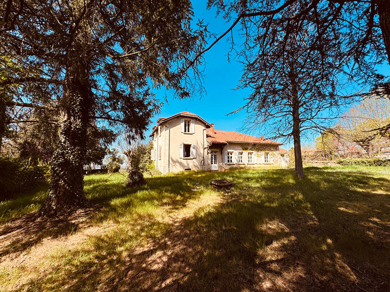 Maison - 451 m² - 10 pièces