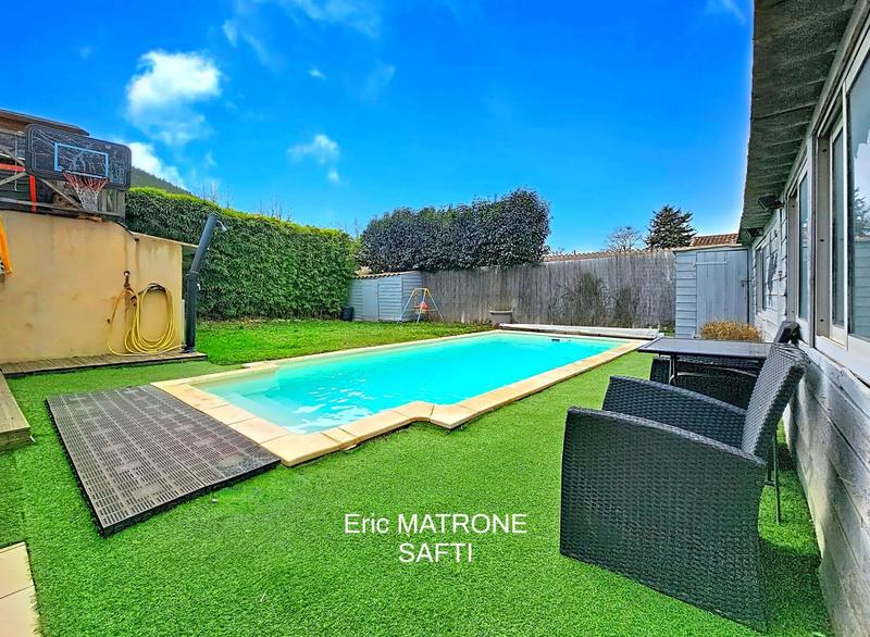 Maison - 140 m² - 5 pièces