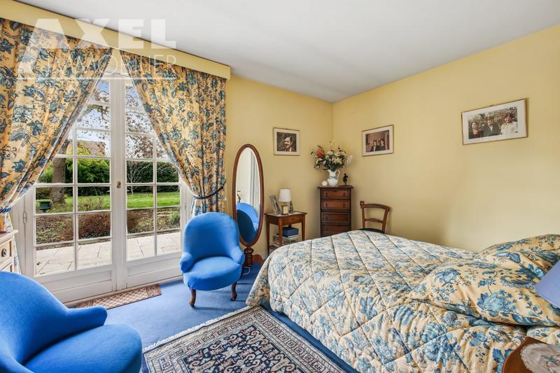 Maison - 225 m² - 6 pièces