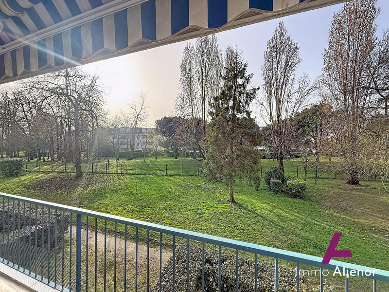 Appartement - 92 m² - 4 pièces