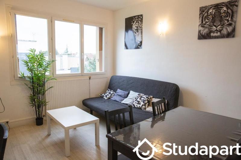 Chambre - 9 m² - 1 pièce