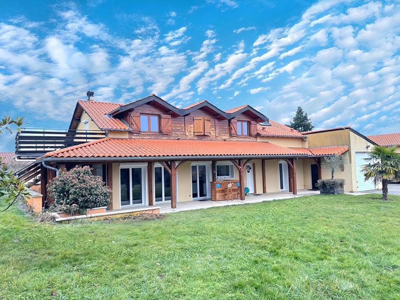 Maison - 190 m² - 8 pièces