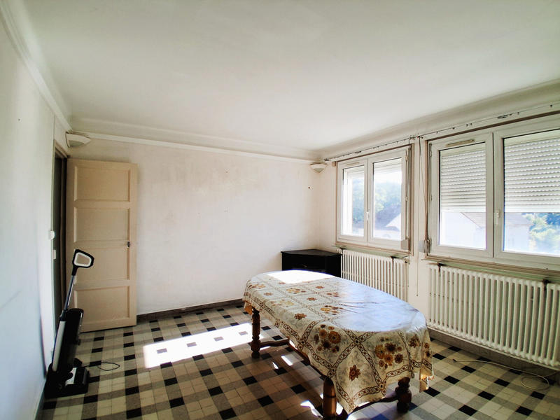 Maison - 90 m² - 5 pièces