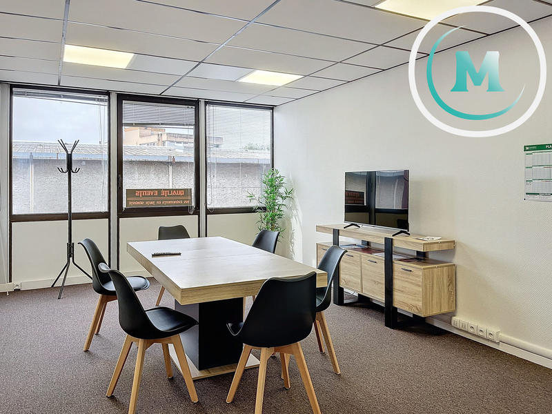 Bureau - 1 517 m²