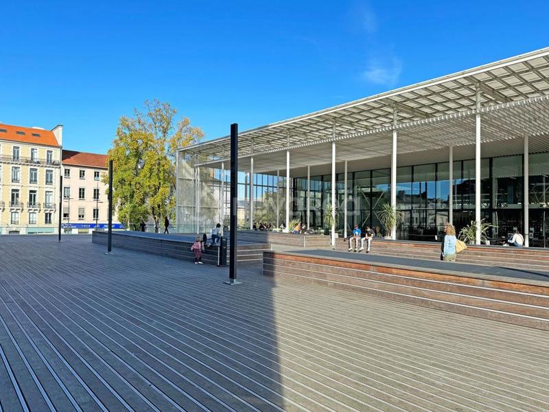 Appartement - 102 m² - 4 pièces