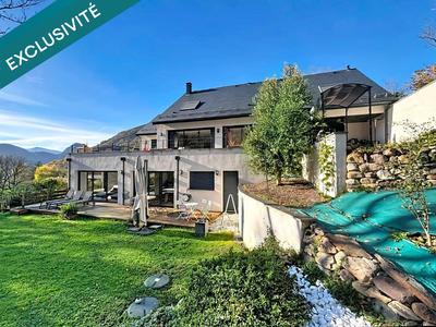 Maison - 350 m² - 8 pièces