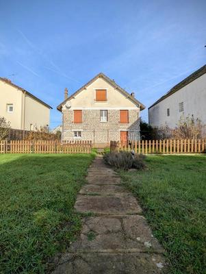 Maison - 96 m² - 4 pièces