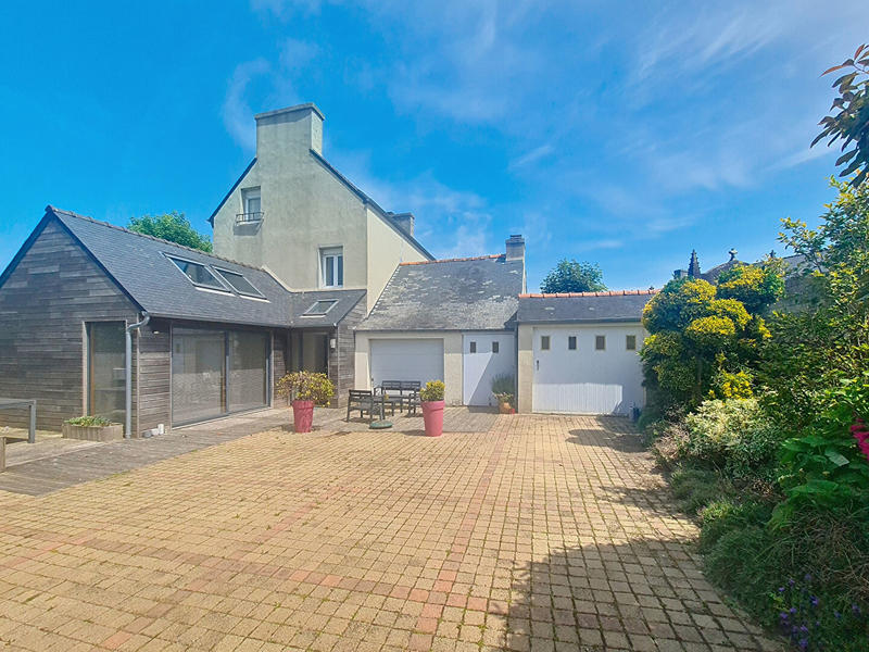 Maison - 150 m² - 8 pièces