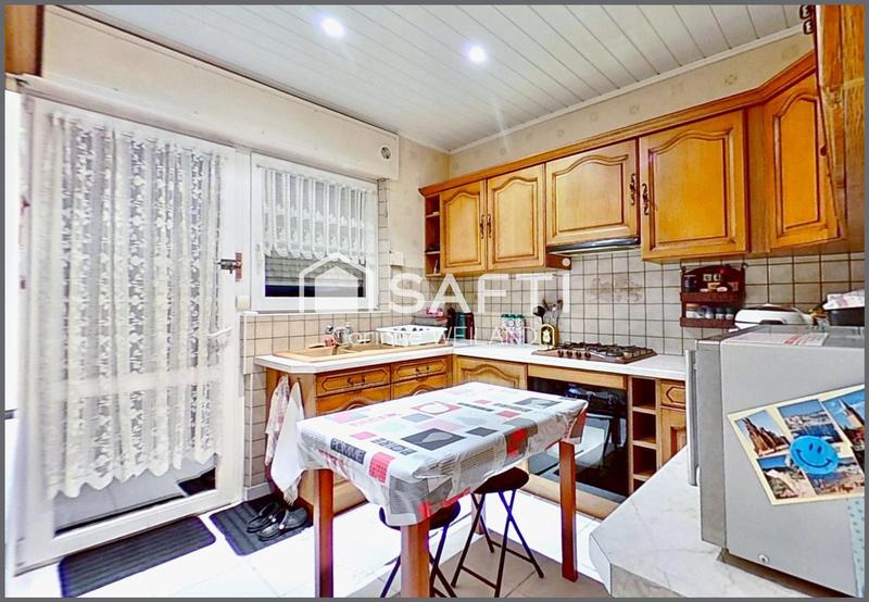 Maison - 236 m² - 10 pièces