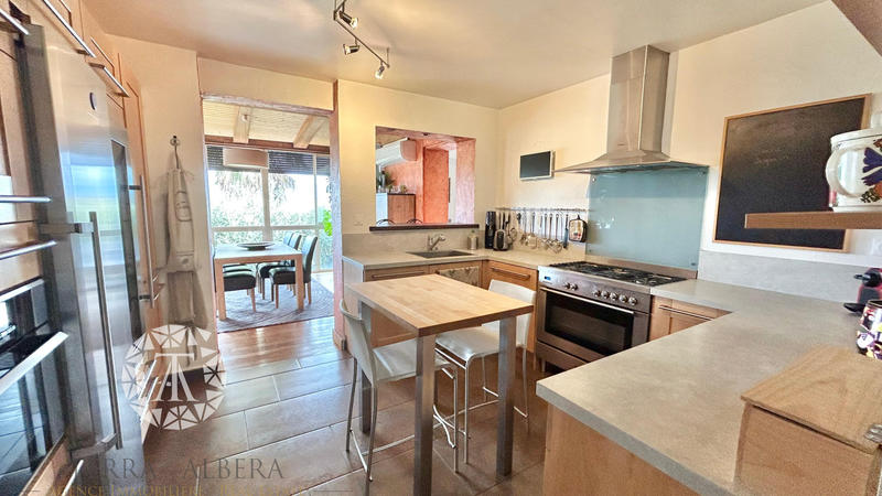 Villa - 225 m² - 7 pièces